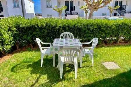 Mestral Apto En Planta Baja Con Piscina Arenal d'en Castell Bagian luar foto