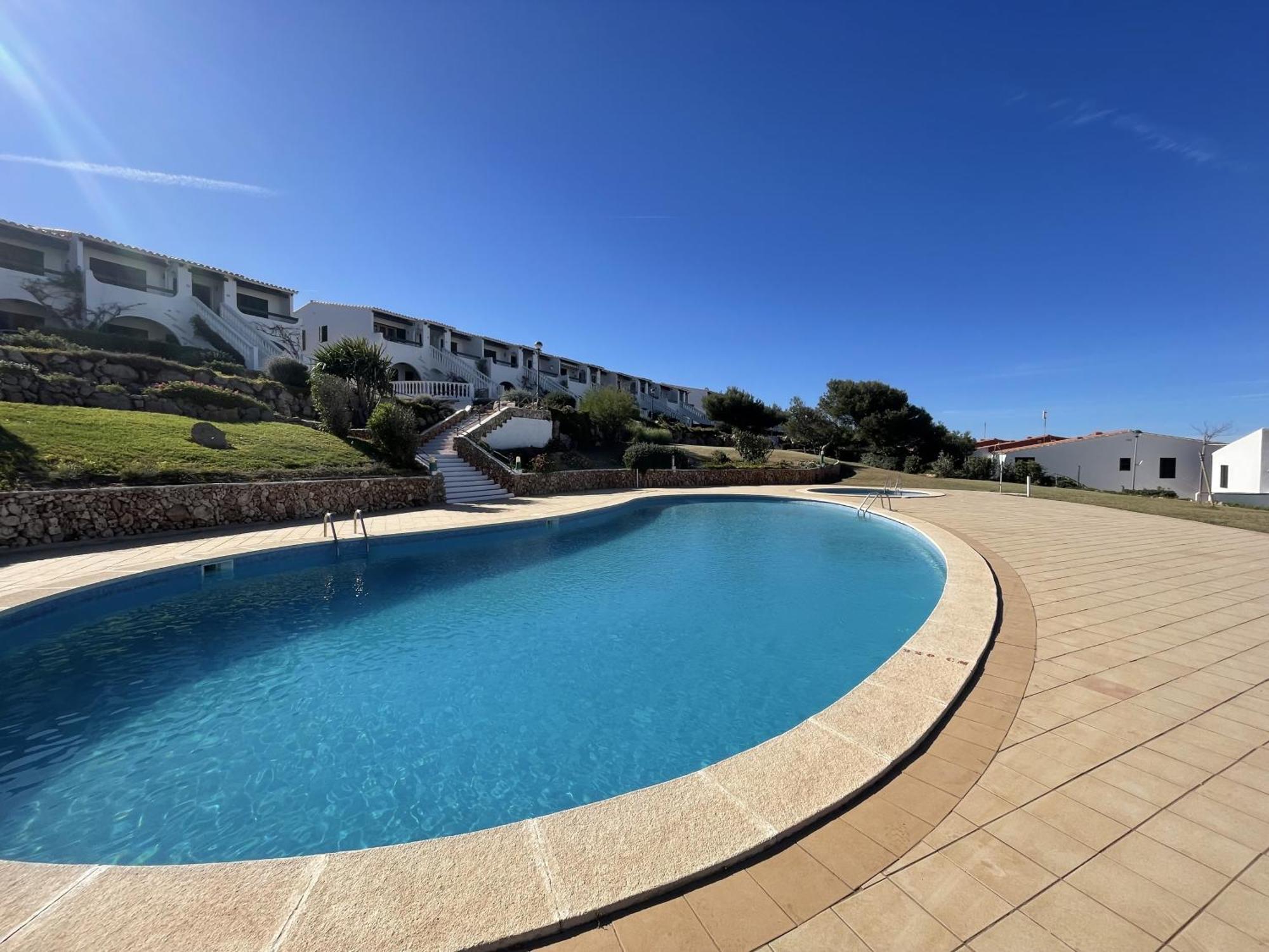 Mestral Apto En Planta Baja Con Piscina Arenal d'en Castell Bagian luar foto